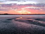 夕阳下的海滨美景