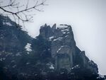 雪覆奇峰