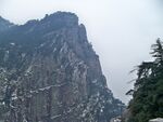 巍峨险峻的高山景色