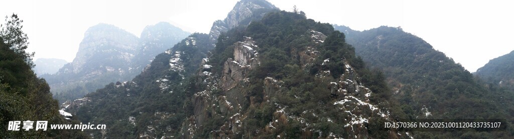 壮丽山峦景观