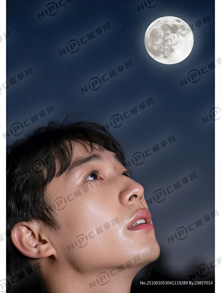 中秋来临 抬头望月 满面 泪流