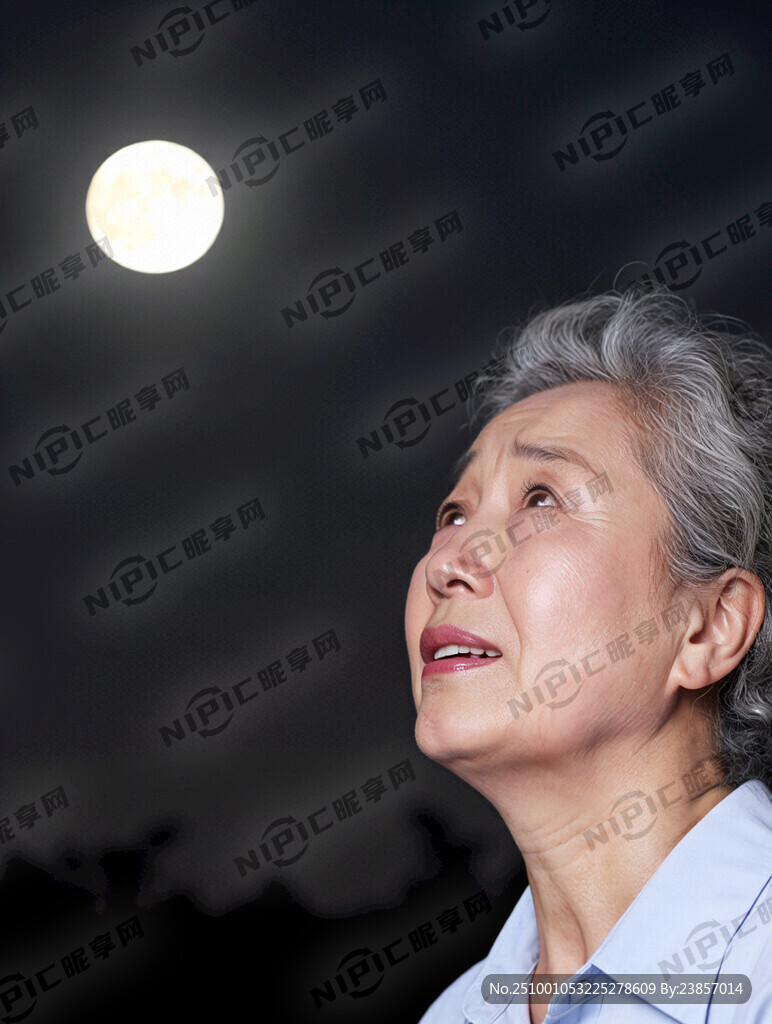 中秋来临 抬头望月 泪流