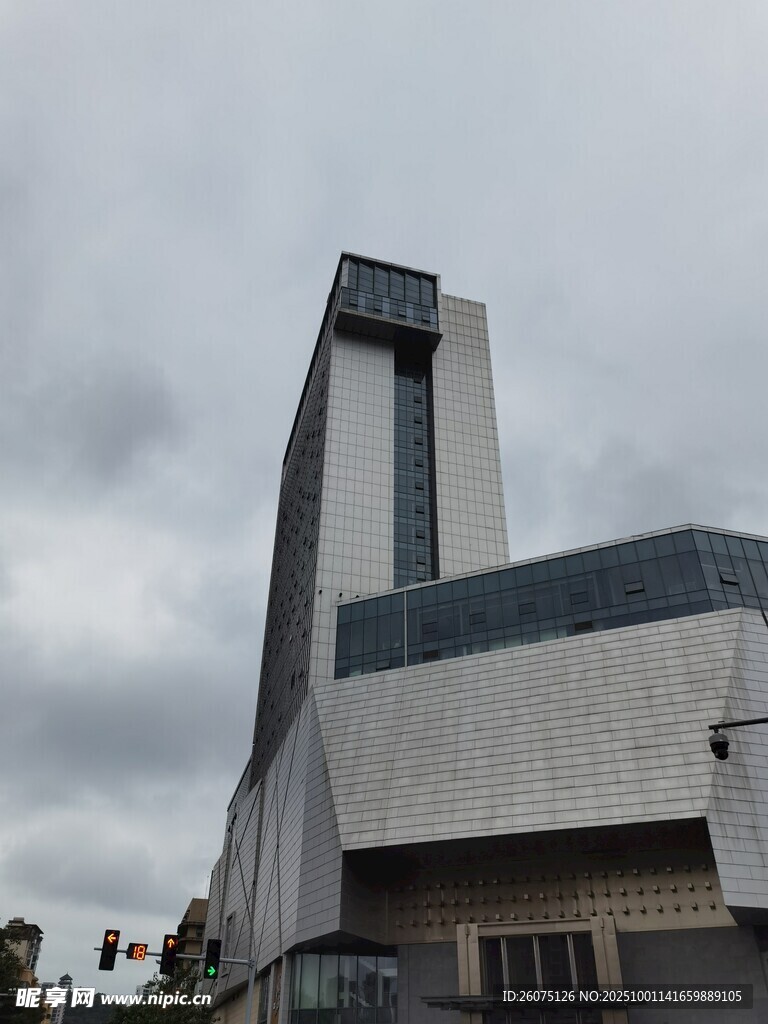 现代风格高楼建筑外观