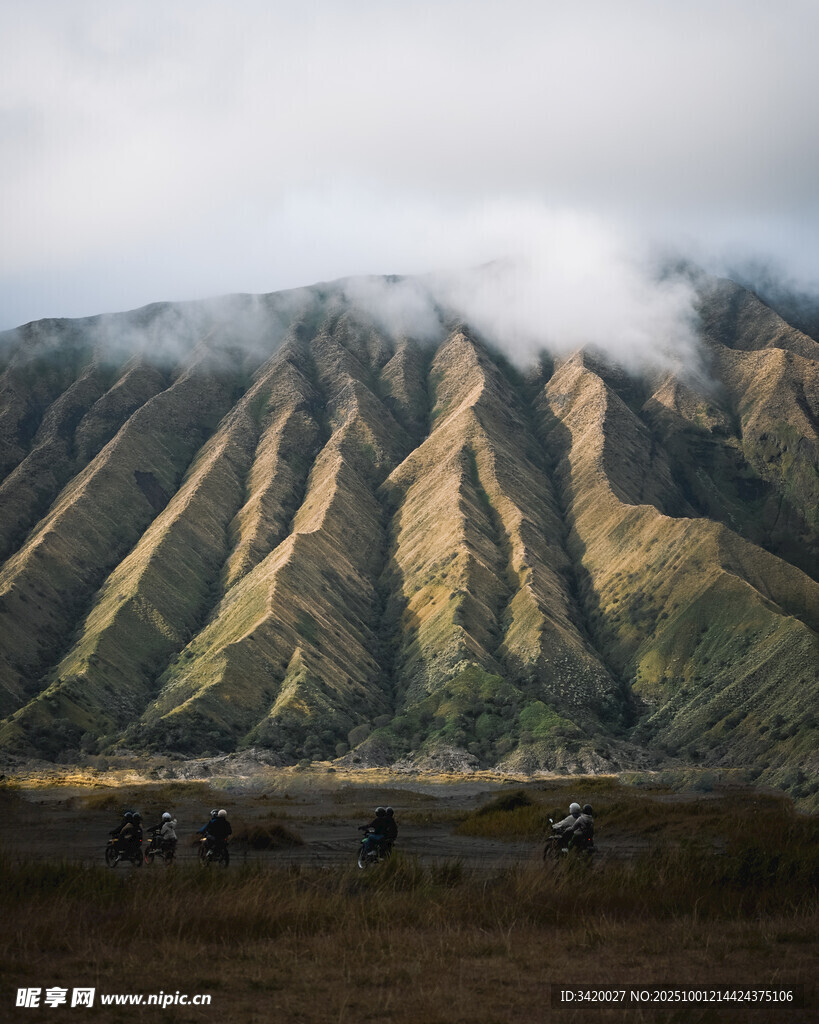 布罗莫火山