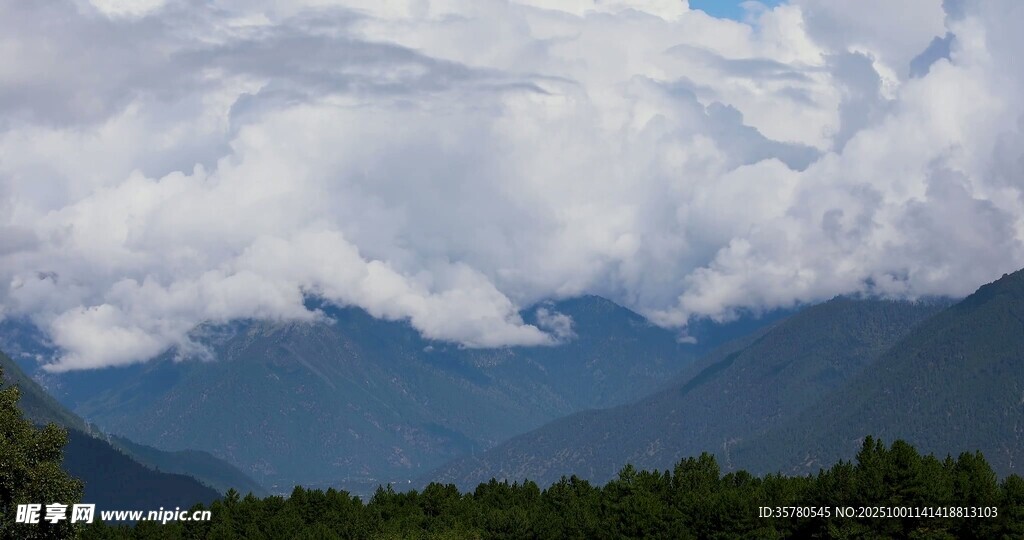 山间云海景观