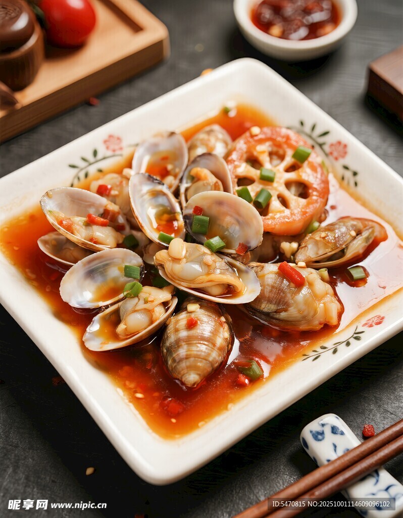 香辣美味蛤蜊海鲜拼盘
