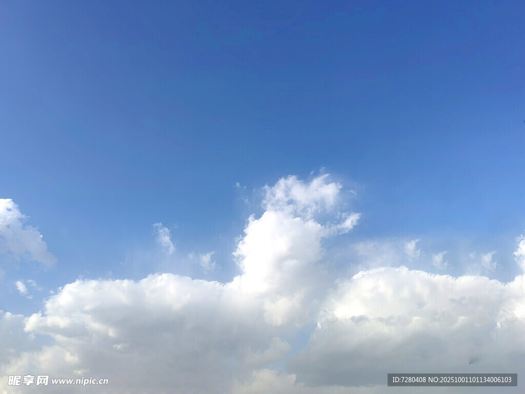 蓝天白云美景
