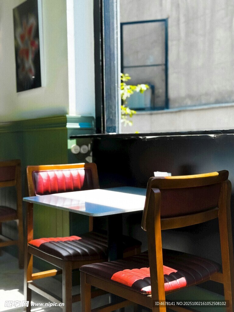 复古风室内桌椅场景