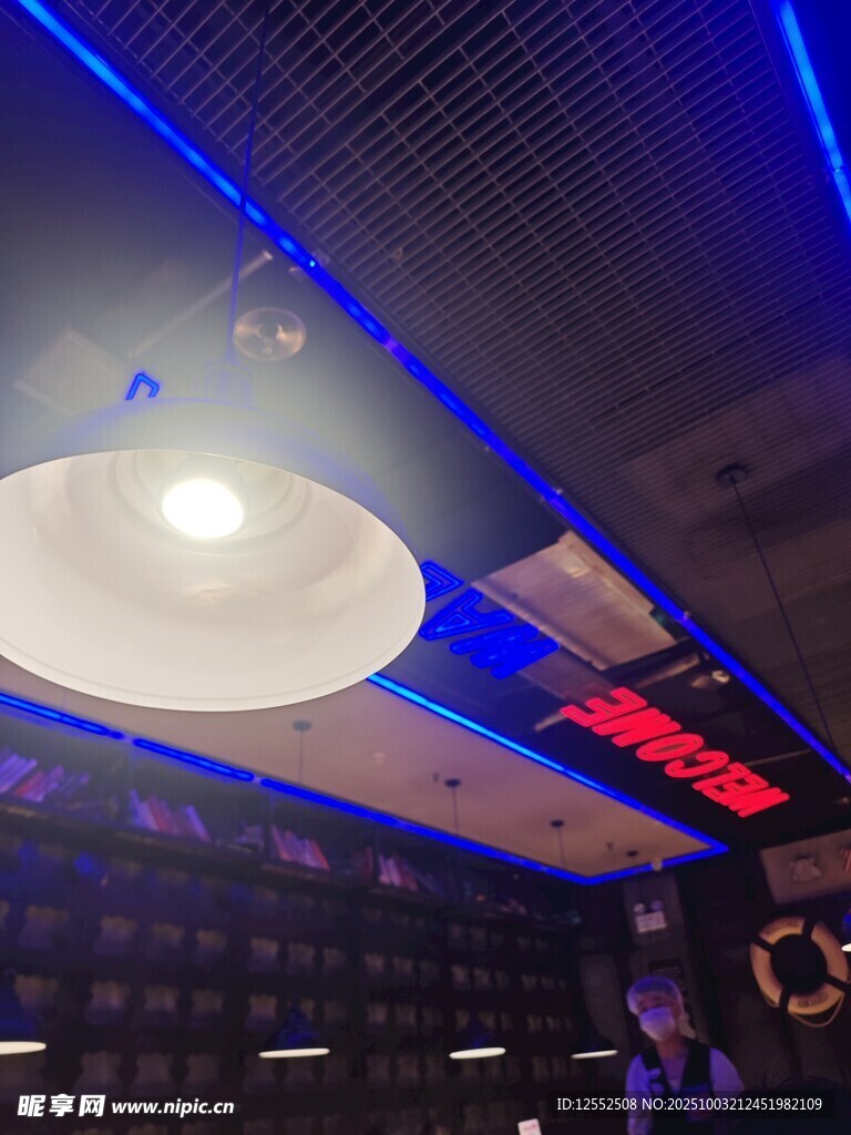 室内炫酷灯光吊顶场景