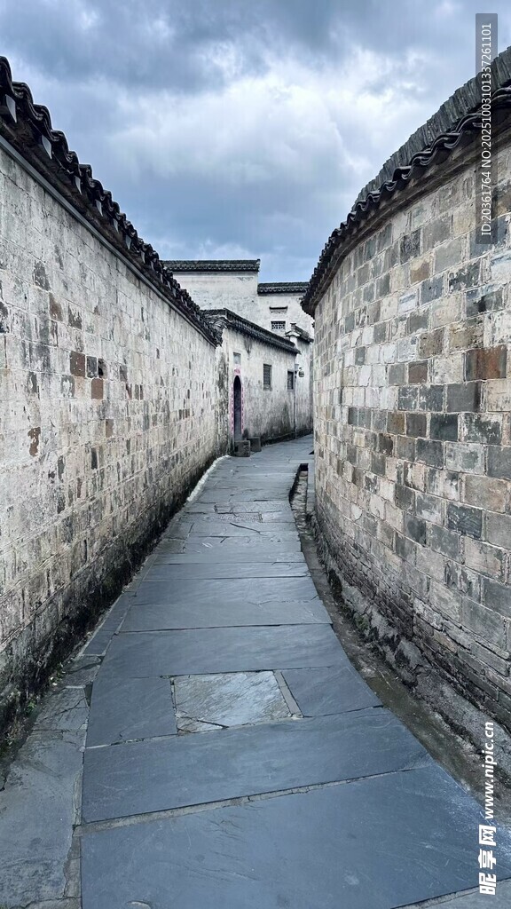 古巷悠长