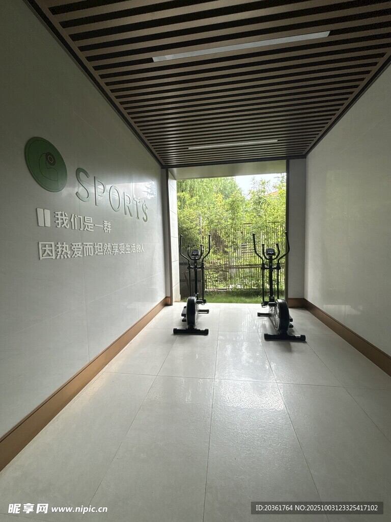 现代简约风室内走廊空间