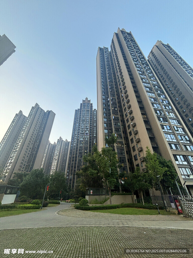 城市高楼林立的住宅区景观