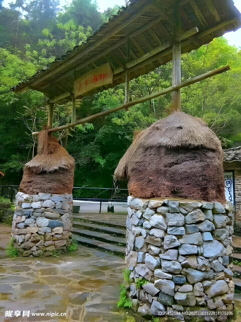 山寨大门