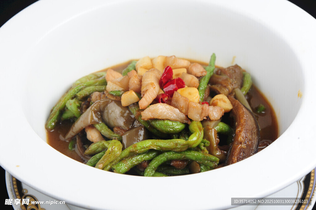 砂锅豆角烧排骨