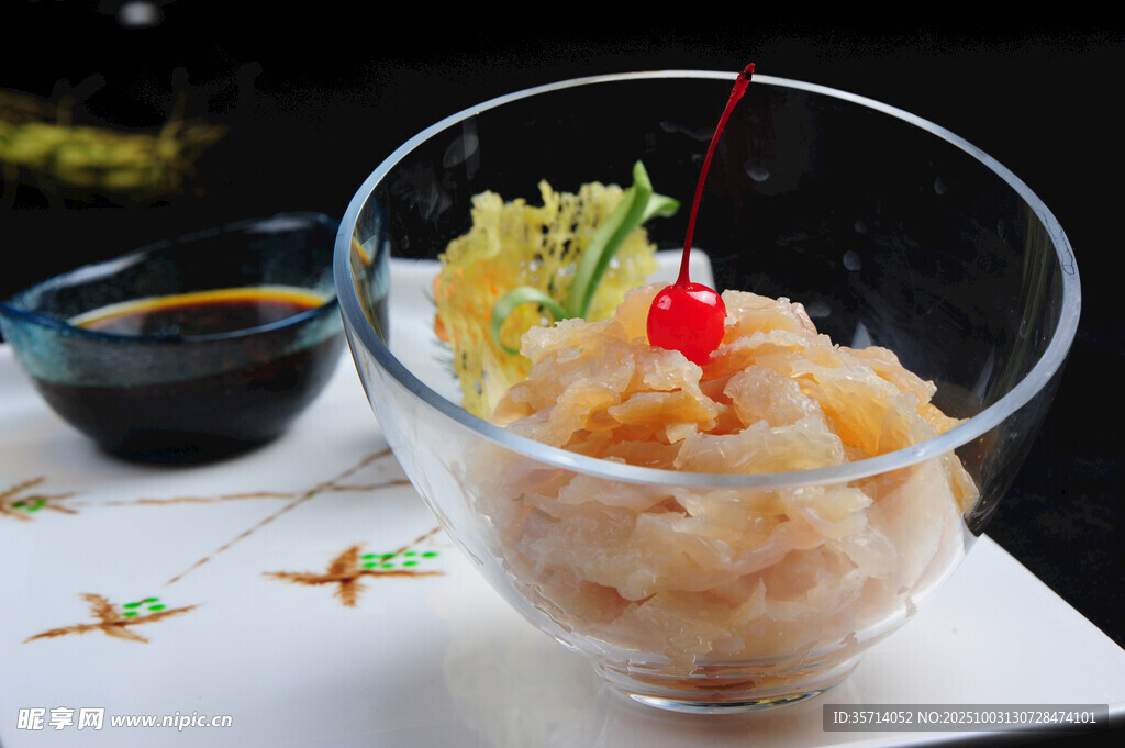 日式凉拌海蜇头美食