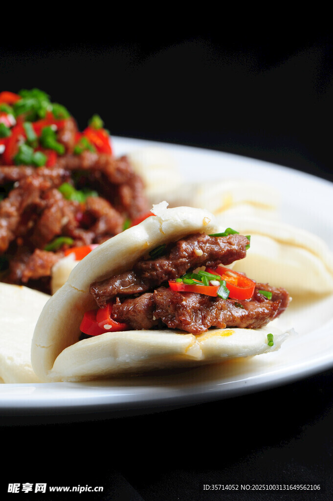 美味肉馅包子鲜香诱人