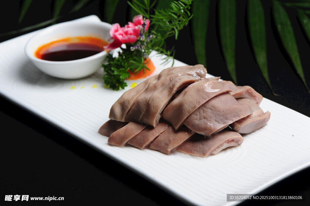 美味酱牛肉摆盘精致