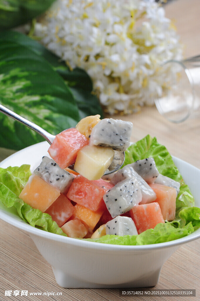 美味水果奶酪沙拉拼盘