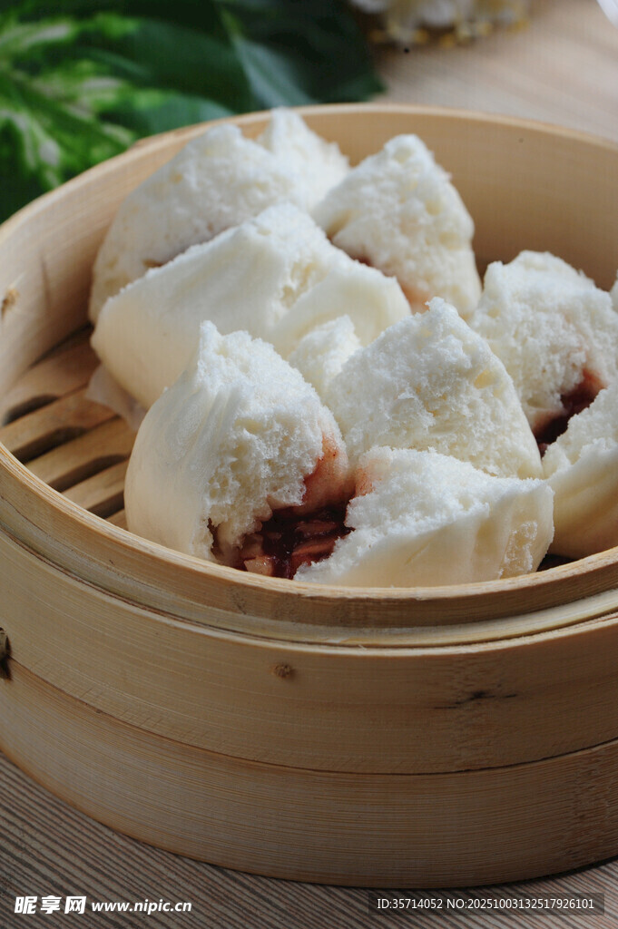 美味豆沙包传统中式点心