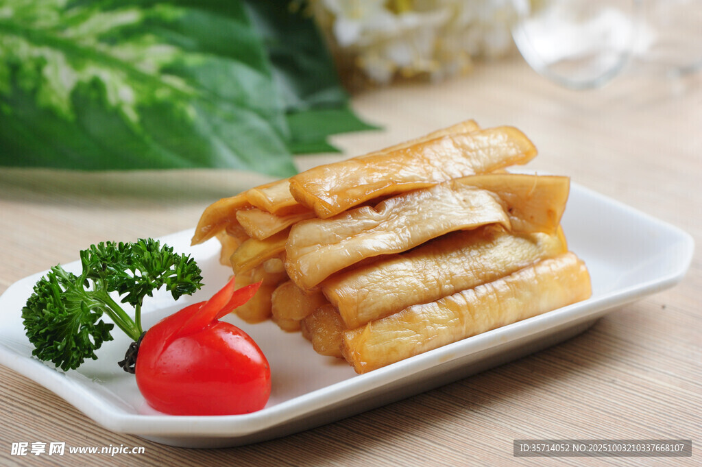 香煎豆腐摆盘精致诱人