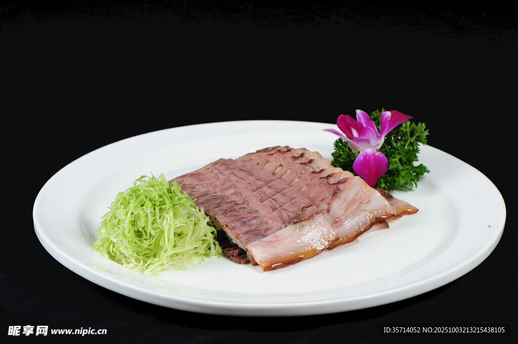 美味烤肉摆盘精致