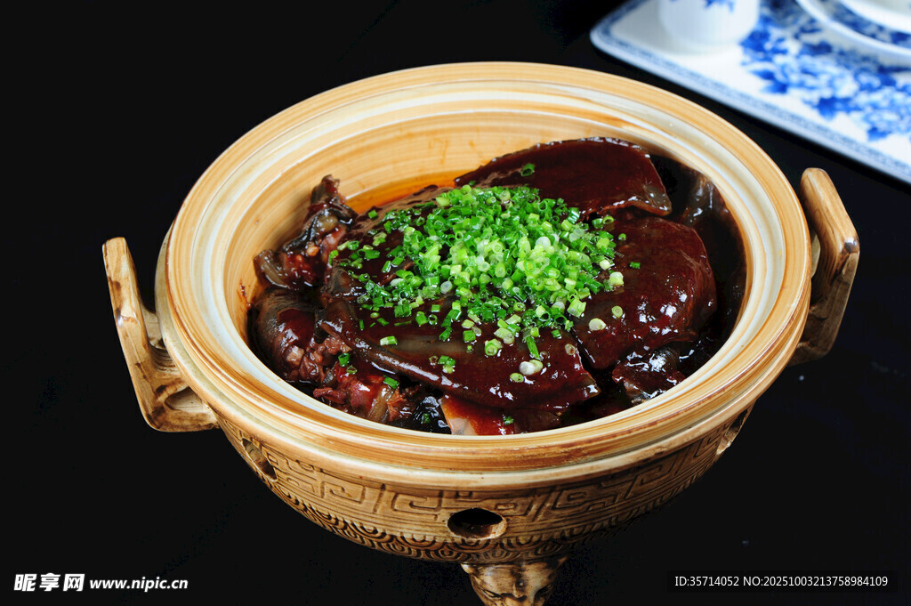 砂锅红烧肉