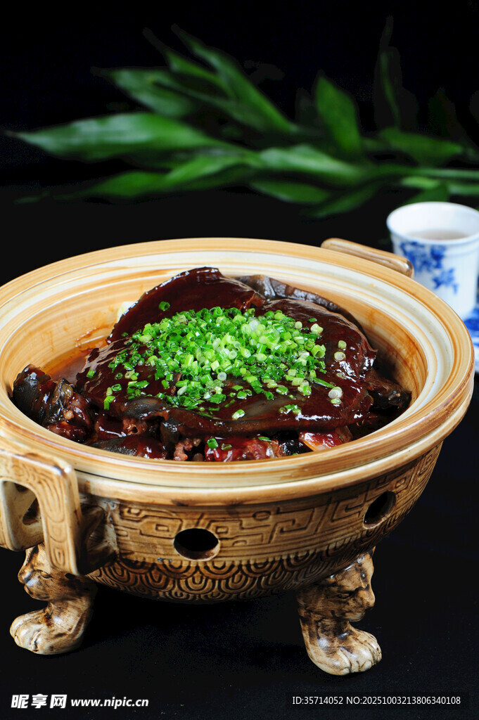 砂锅美味牛肉料理