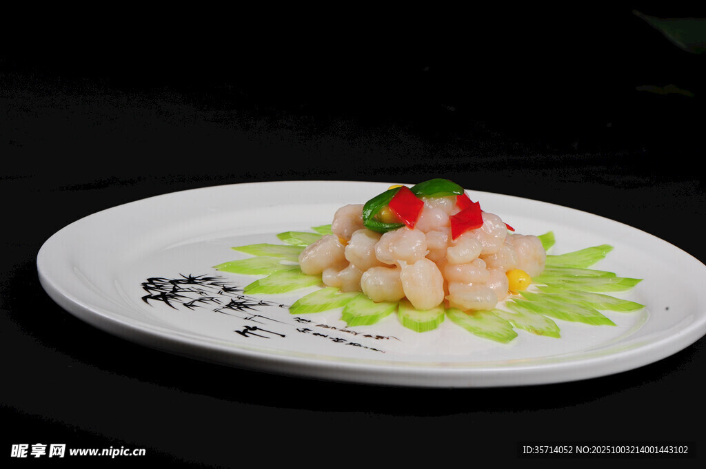 精致摆盘虾仁美食