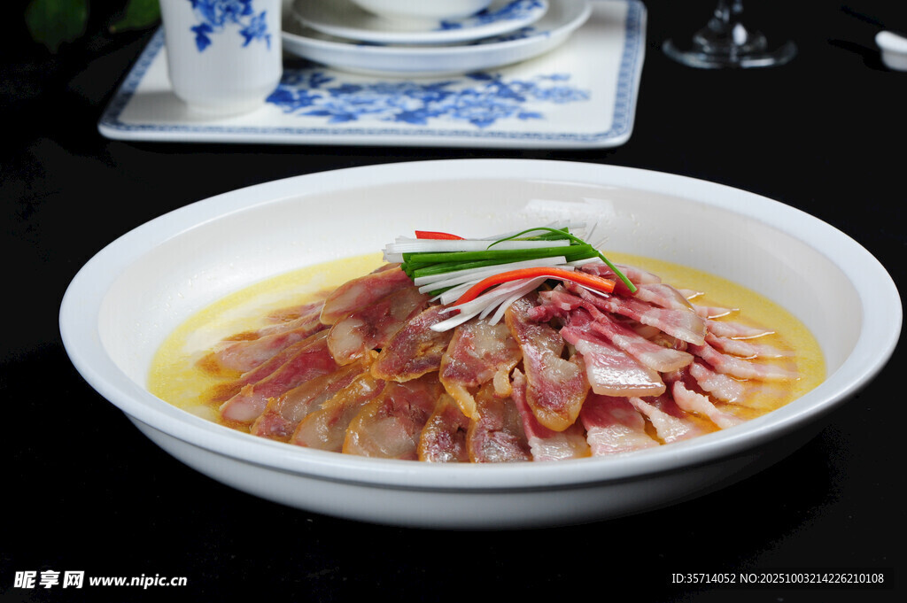 鲜香火腿蒸鸡