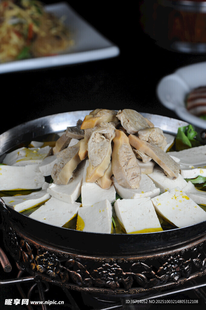 美味白切鸡肉质鲜嫩诱人