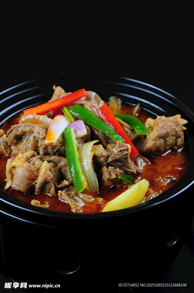 美味瓦罐鸡肉煲