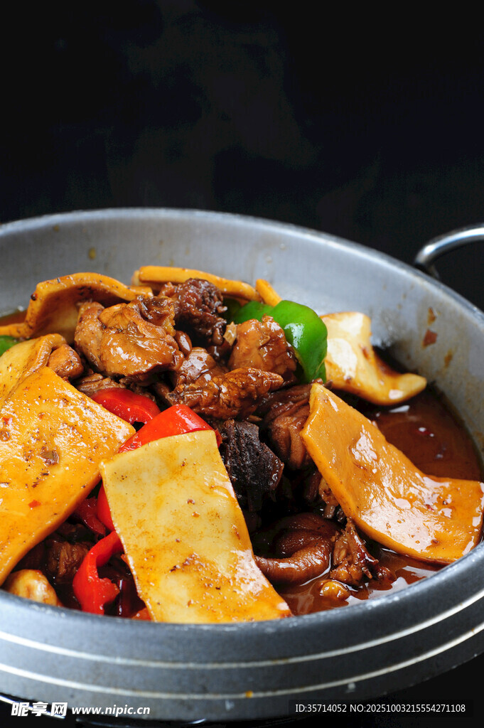 美味香锅食材丰富诱人