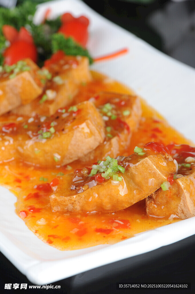 香辣美味酱汁鸡肉块