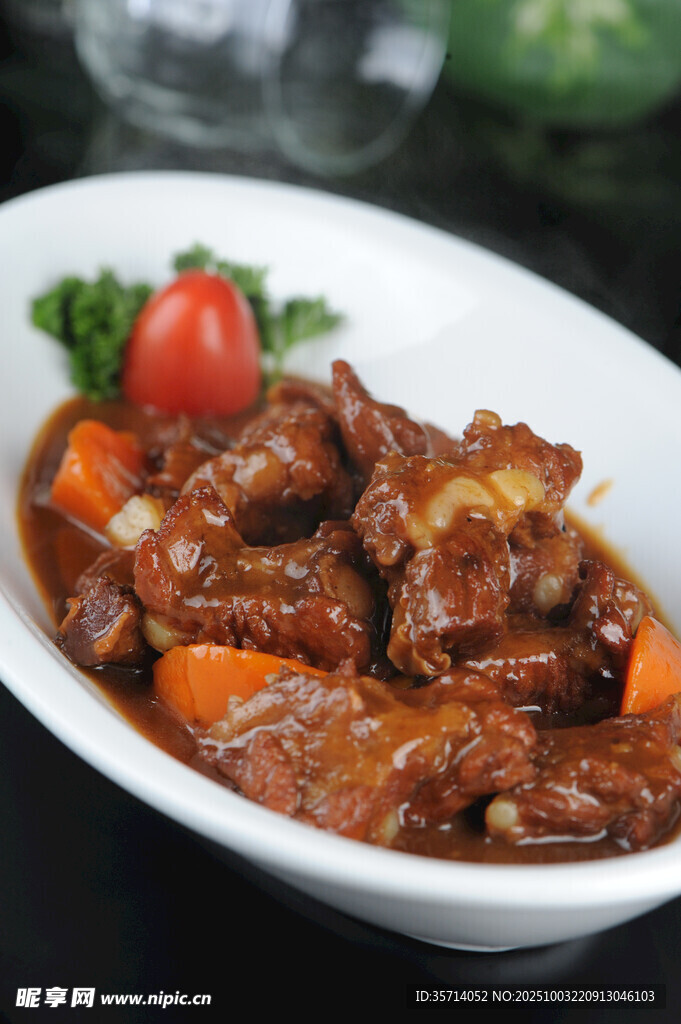 美味红烧牛肉菜肴