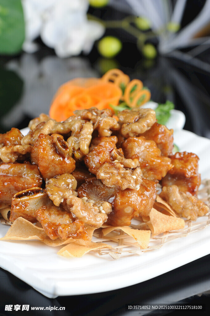 美味香酥炸肉摆盘精致