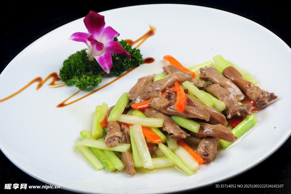 西芹胡萝卜炒肉片