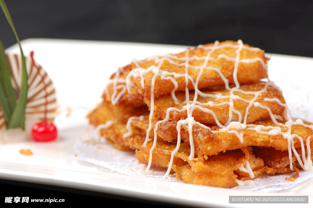 香酥美味炸物甜蜜淋酱