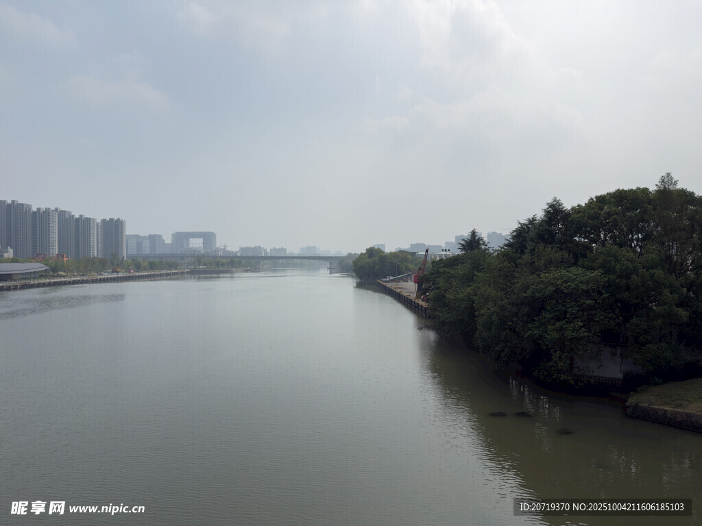 河畔风光