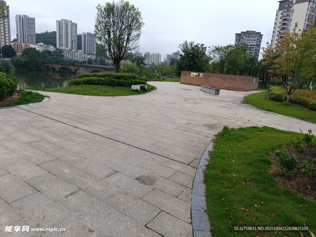 城市中开阔的户外休闲场地