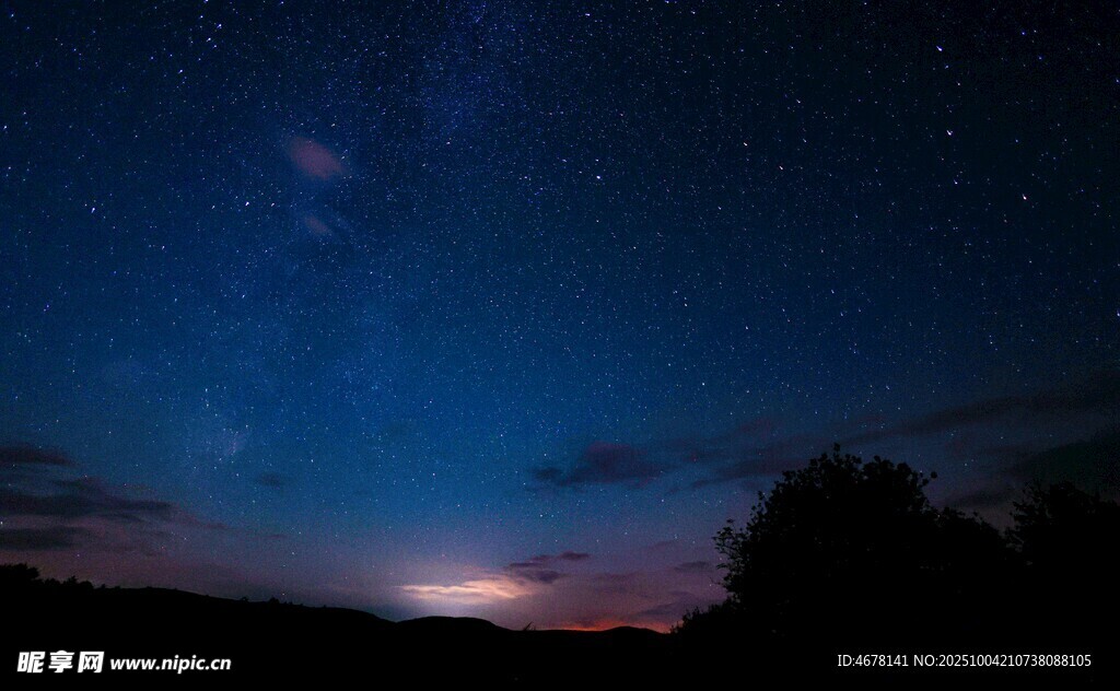 夜幕下的璀璨星空