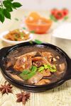 砂锅小鸡炖蘑菇
