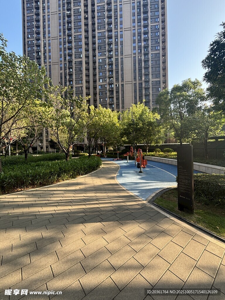 小区优美景观步道