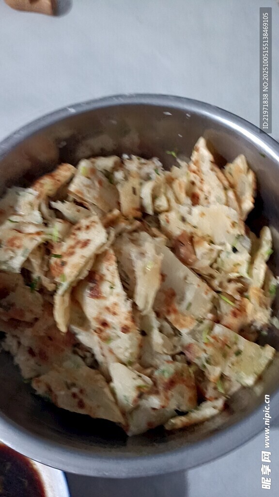 一碗美味的碎状食物