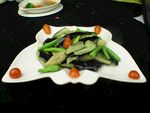 创意摆盘的蔬菜佳肴