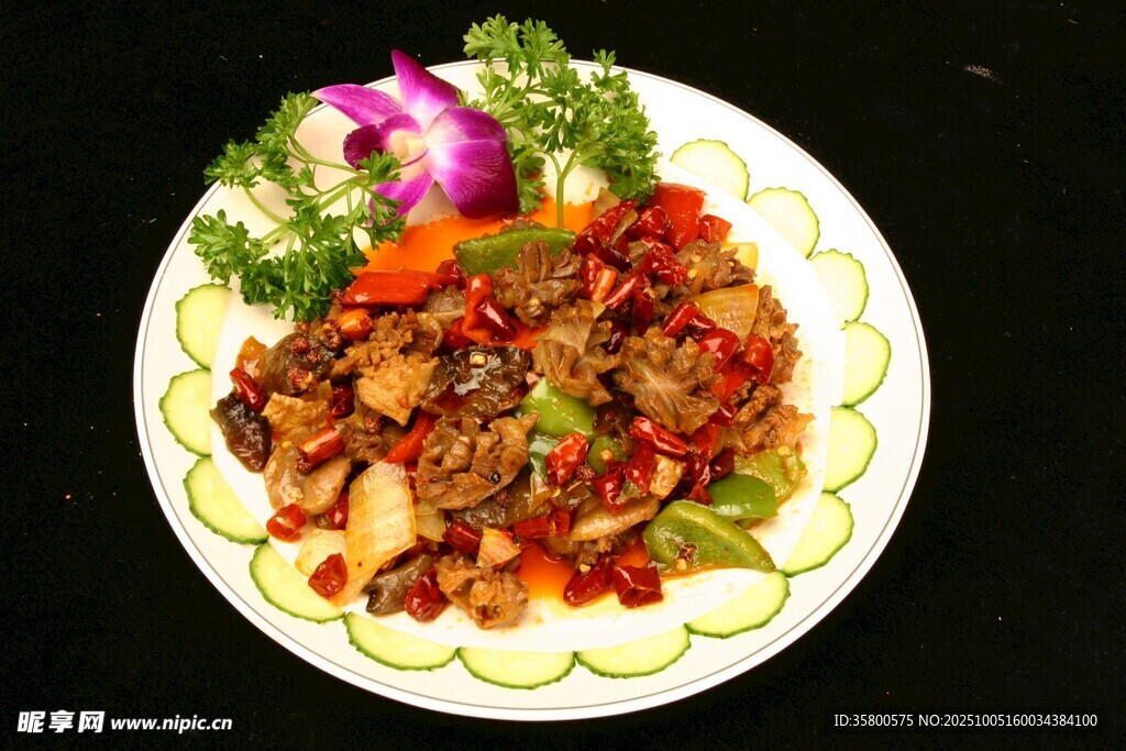 美味特色炒肉摆盘精致