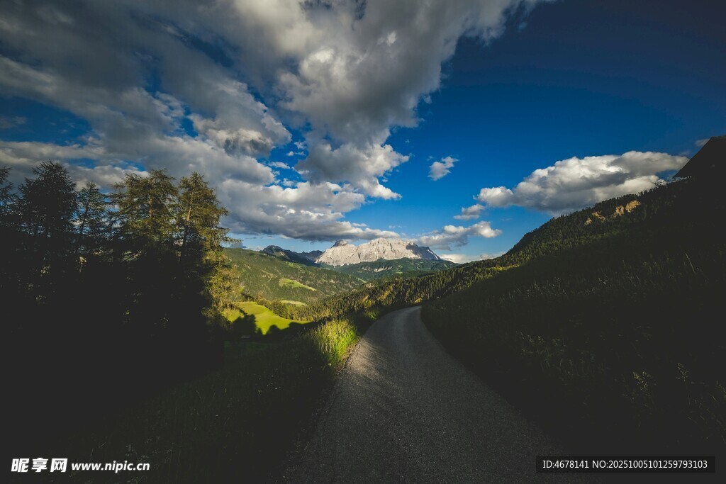 山间公路美景