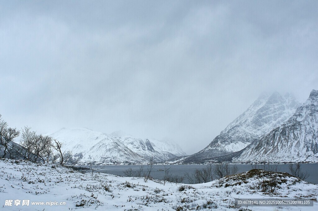 冬日雪山雪景壮丽风光