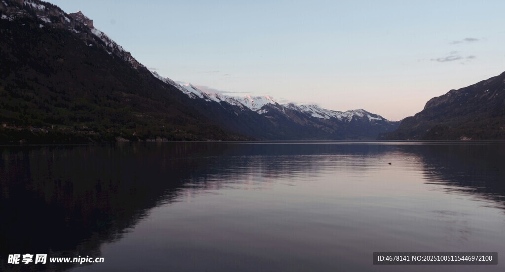 宁静山水湖景
