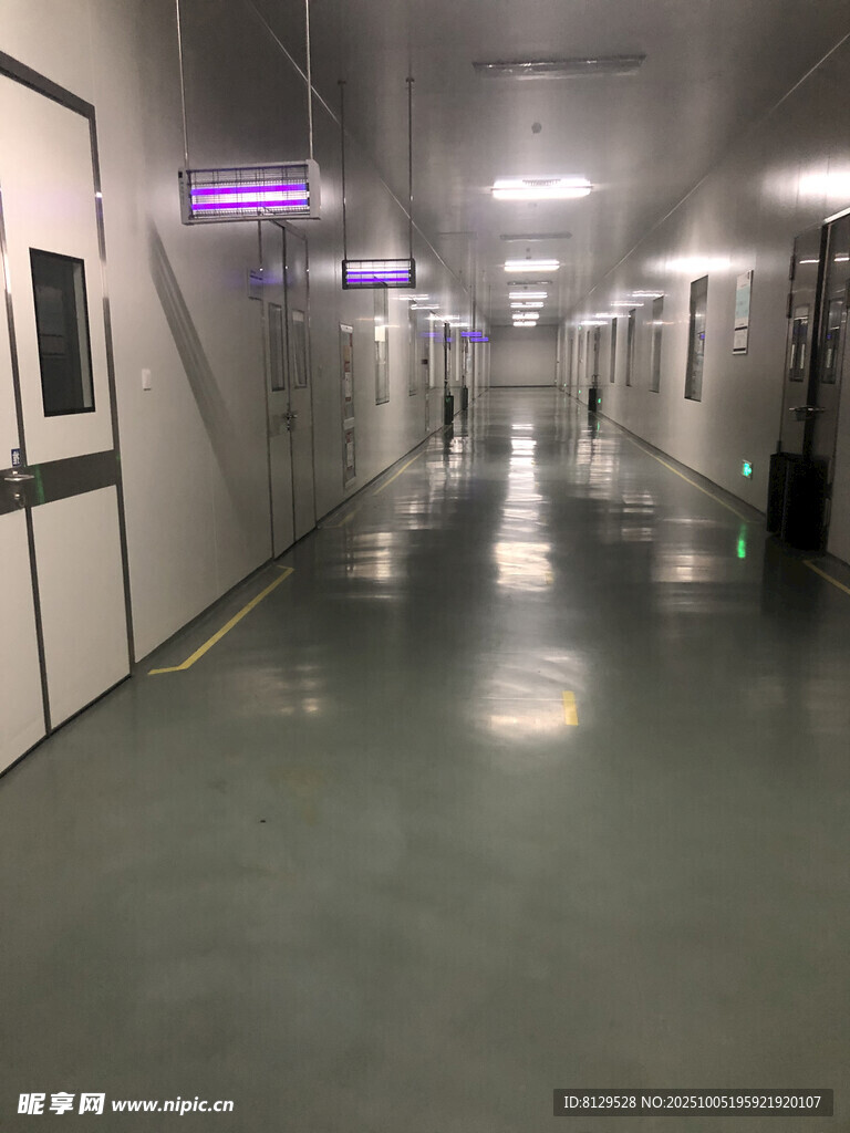 现代化洁净走廊空间