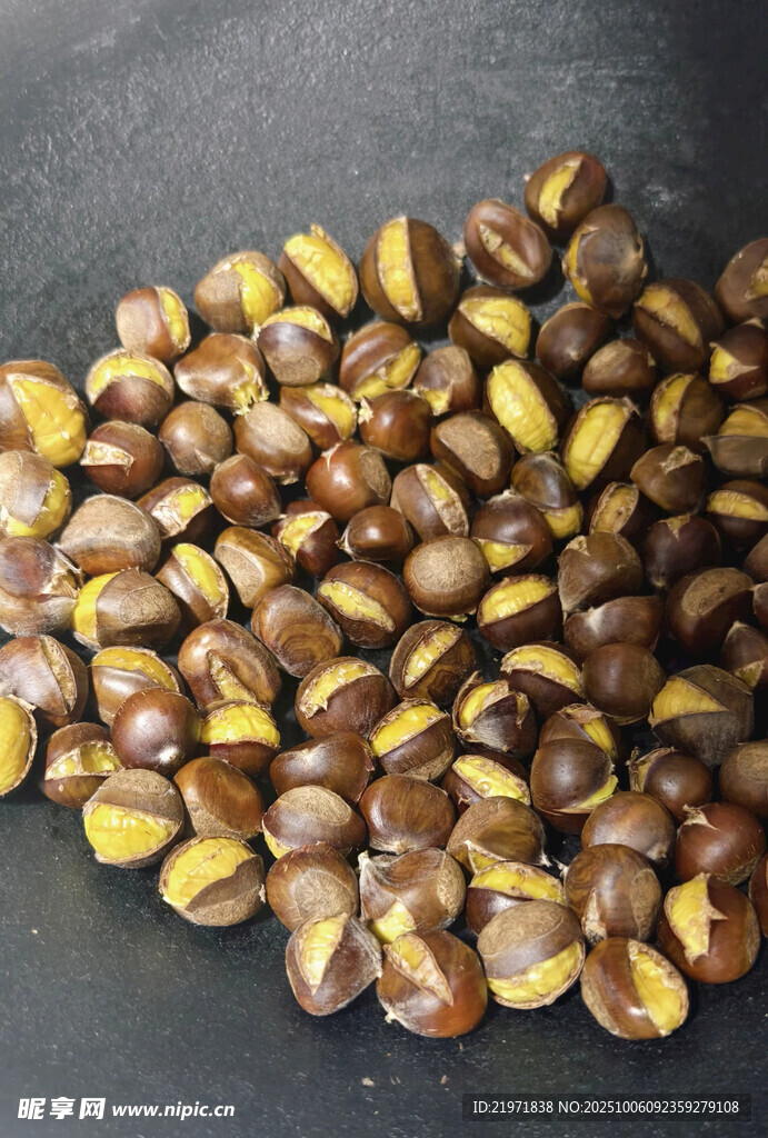 饱满板栗色泽诱人